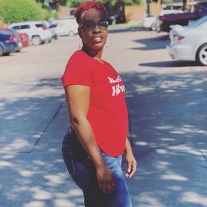Meet your Posher, Cassandra